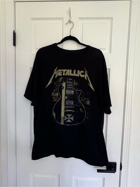Black Metallica Graphic Tee